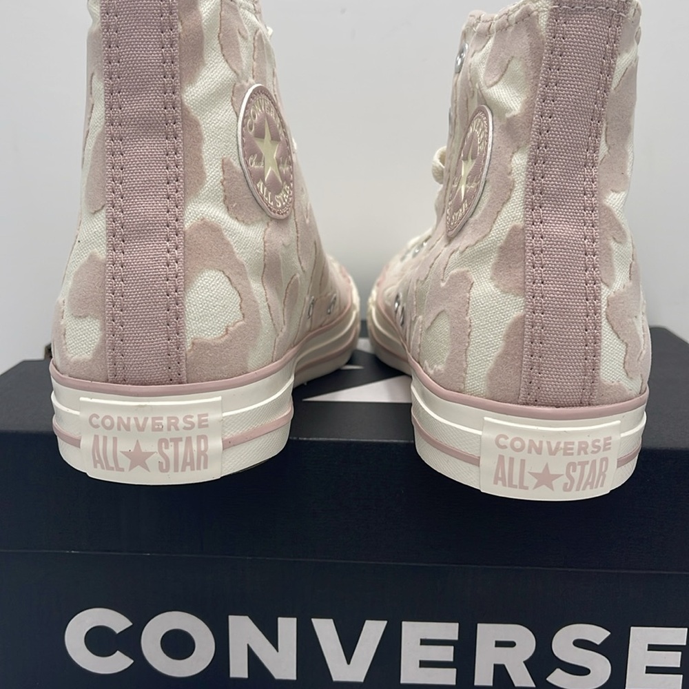 Converse Kids A10047F
CTAS HI
EGRET/FLUSH STONE/EGRET Sneakers - Picture 14 of 16